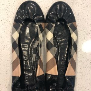Burberry flat sandals